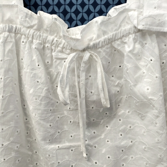 Liberty Love - Juniors white eyelet cropped tank top. New. Size - XL - Picture 3 of 5